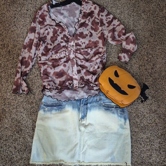💲1️⃣0️⃣ Bundled ✔️Gigi Bleached Denim Jean Mini Skirt sz M - Picture 1 of 10